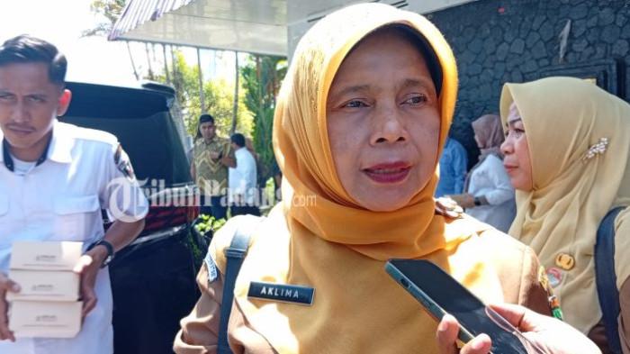HANTAVIRUS - Kepala Dinas Kesehatan Provinsi Sumatera Barat, dr Aklima, memberikan keterangan kepada wartawan terkait antisipasi penyebaran Hantavirus di Sumbar, Selasa (12/5/2026). Dinkes Sumbar memastikan hingga kini belum menerima laporan kasus Hantavirus dari kabupaten dan kota di Sumatera Barat.