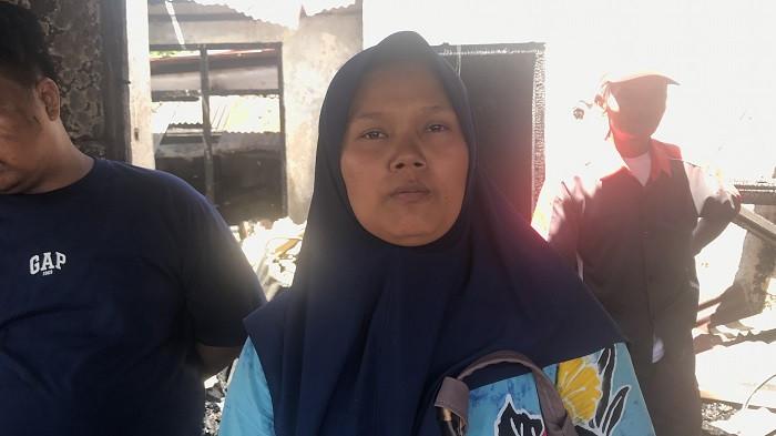 Uang, Motor, Dokumen Penting Hangus! Korban Kebakaran di Bukittinggi Cuma Bisa Menatap Api Membesar