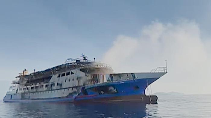 Kisah Haru Yongki Gendong Bayi Selamat dari Kebakaran KM Barcelona VA di Perairan Talise