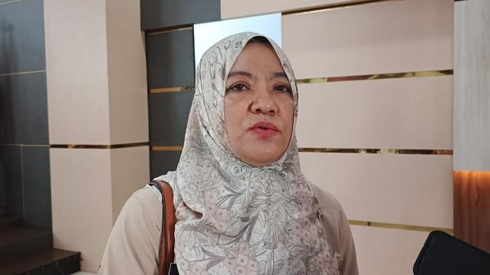 KERACUNAN MBG AGAM: Kepala KPPG Pekanbaru, Syartiwidya, saat diwawancarai setelah Rapat Koordinasi pelaksanaan MBG di Sumbar, Kamis (2/10/2025). KPPG menyebut bahwa kemungkinan kelalaian prosedur menjadi penyebab keracunan di Kabupaten Agam.