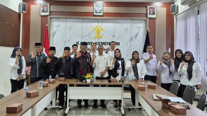 KemenHAM Sumbar dan Stafsus Menteri HAM Gandeng LKAAM Bahas Identifikasi Konflik Agraria di Sumbar