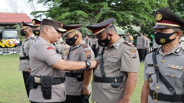 Kapolres AKBP Muhammad Ikhwan Lazuardi Lakukan Sertijab Lima PJU di Lingkungan Polres Sijunjung