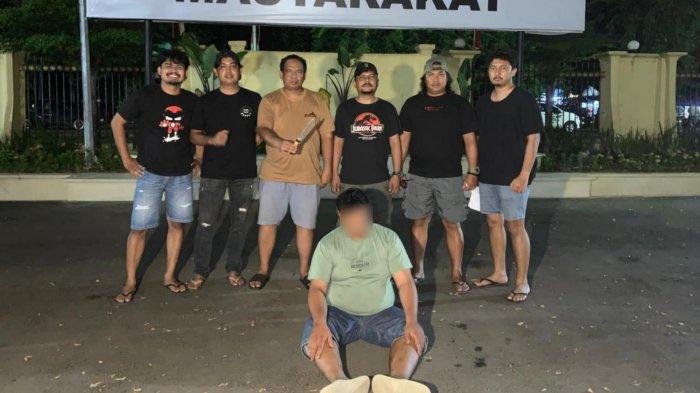 DUGAAN TINDAK PENGANIAYAAN- Satreskrim Polresta Padang mengamankan terduga pelaku penikaman terhadap kerabat sendiri di Kecamatan Kuranji, Kota Padang, Selasa (28/4/2026) malam. Kepala Subunit Operasional Satuan Reserse Kriminal Polresta Padang, Ipda Ryan Fermana sebut terduga pelaku menyerahkan diri usai menikam kerabatnya.