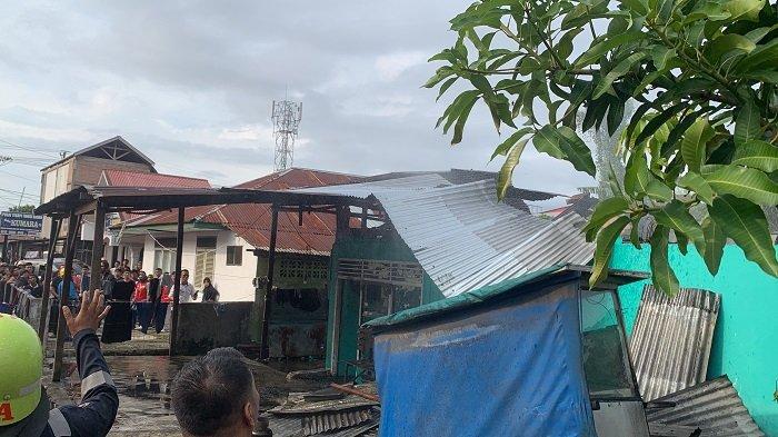 Kebakaran Melanda Padang, Lima Rumah Dilalap Api: Kerugian Capai Rp700 Juta