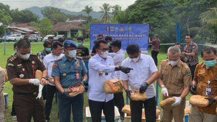 BNNP Sumbar Temukan Modus Baru Peredaran Narkoba, Dilabeli Cover Bumbu Khas Minang Tujuan Jakarta