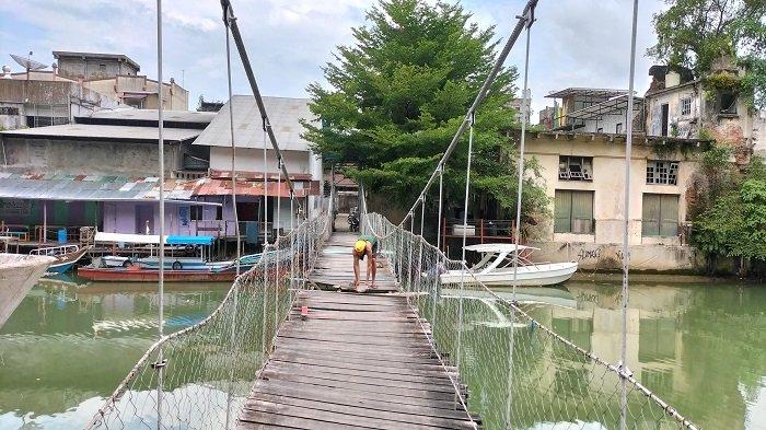 Kondisi Jembatan Gantung Kampung Teleng Kelurahan Batang Arau di Padang Memprihatinkan