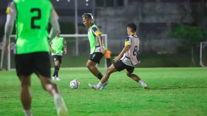 Belum Pernah Main Malam, PSIM Yogyakarta Lakukan Adaptasi Jelang Tandang ke Markas Semen Padang FC