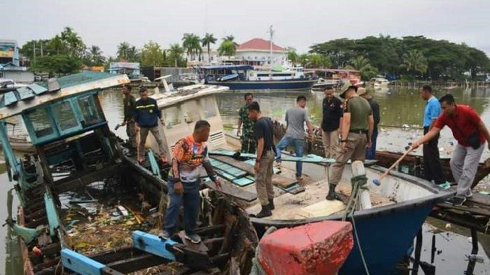 Pemko Padang Targetkan 3 Bulan Batang Arau Bersih dari Sampah dan Bangkai Kapal