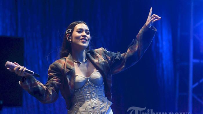 Ketika Raisa Kegirangan Diberi Uang Belanja di Pasar, padahal Cuma Rp 28 Ribu: Oh Gini Rasanya?