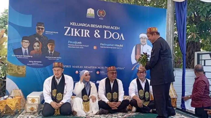 Akhmad Munir Jalani Tradisi Tepung Tawar di Banda Aceh: Wartawan Junjung Kebenaran dan Jauhi Fitnah