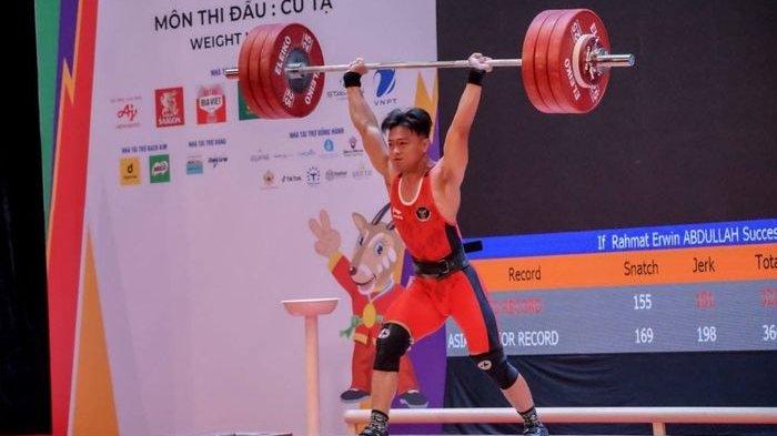 Kembali Raih Emas Pada SEA Games, Lifter Rahmat Erwin Dijanjikan Jadi PNS Oleh Menpora