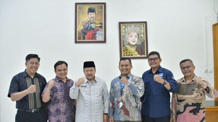 Audiensi dengan Tim Ruang Guru, Bupati Agam Komit Pacu Mutu SDM