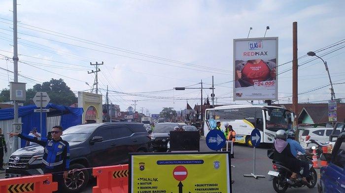 Hari Terakhir Pemberlakuan One Way System, Arus Lalu Lintas di Padang Luar Agam Padat Merayap