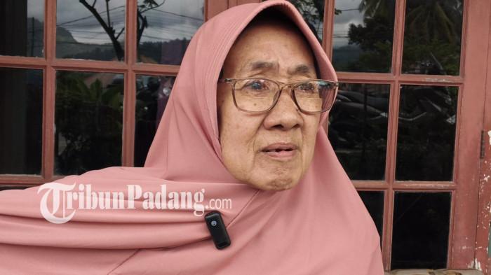 TRAUMA- Kecelakaan yang terjadi kawasan jembatan Padang Besi bukan pertama kali terjadi. Rita seorang warga menuturkan cucunya juga menjadi korban mobil rem blong yang menghantam rumahnya beberapa tahun lalu di Kawasan yang sama tempat tabrakan beruntun Minggu (10/5/2026)