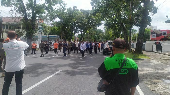 TSUNAMI DRILL PADANd Drill, Rabu (5/11/2025).