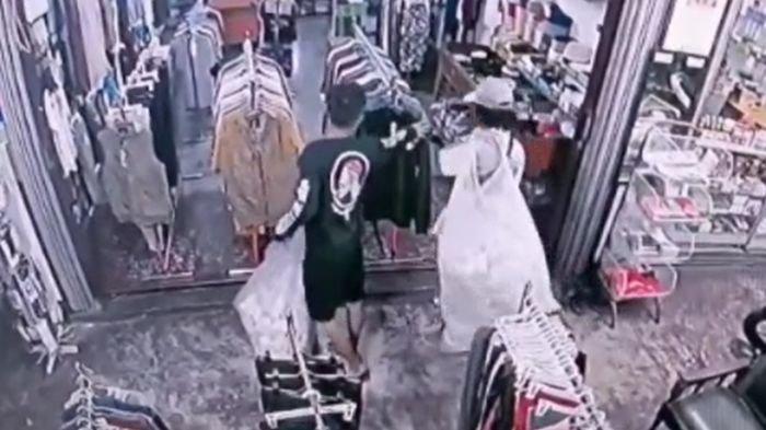 VIRAL Video Pedagang Kerupuk Keliling Curi Pakaian di Kota Pariaman, Beraksi Ramai-Ramai