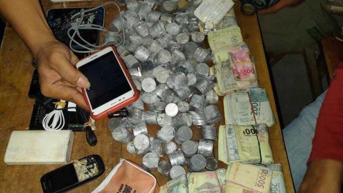 Pengemis Kena Razia, Bawa 7 Unit HP dan 3 Power Bank, Punya 7 Gram Perhiasan dan Uang Rp 4,3 Juta