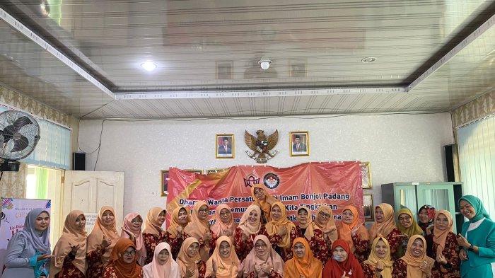 Wardah Bersama DWP UIN Imam Bonjol Gelar Beauty Demo, Tampil Menarik dan Elegan Saat Hari Raya