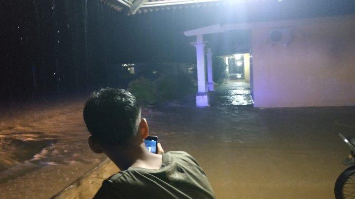 Banjir di Padang Pariaman Mulai Surut, Warga Mulai Pulang ke Rumah