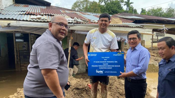 bank mandiri salurkan bantuan