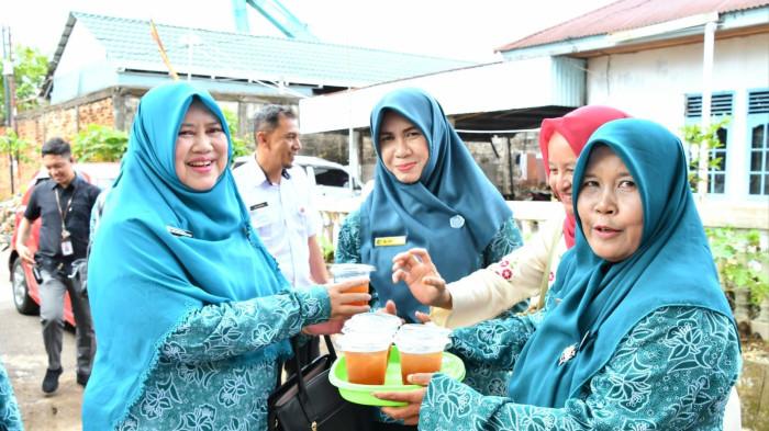 Tim TP PKK Kota Padang Verifikasi Lapangan Lomba Gerakan PKK dan Kelompok Dasawisma Berprestasi