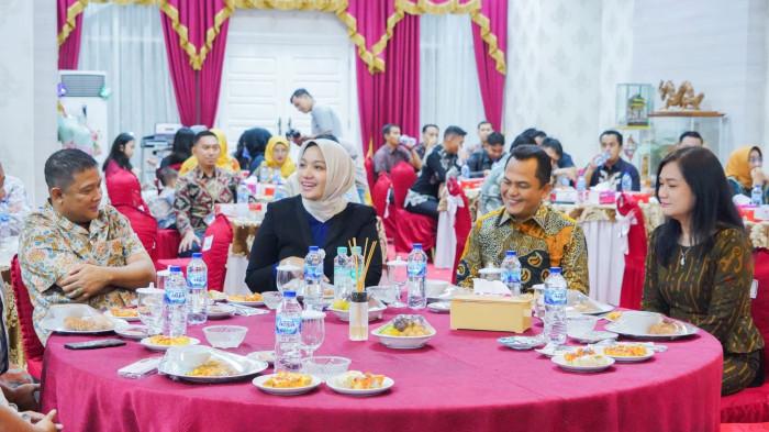 Sumanggar Siagian Resmi Jabat Kajari Dharmasraya, Bupati Annisa Sambut Penuh Sinergi