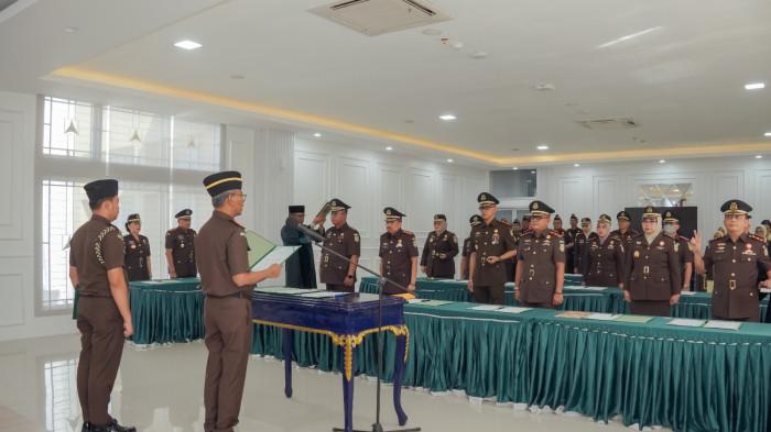 Kajati Sumbar Pimpin Pelantikan dan Sertijab Sejumlah Pejabat Baru