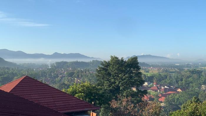 Prakiraan Cuaca 7-8 November 2025 Didominasi Berawan dengan Potensi Hujan Ringan