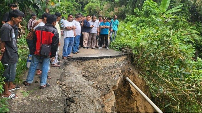 Pemkab Padang Pariaman Segera Salurkan BTT Perbaiki Jalan Amblas di V Koto Timur