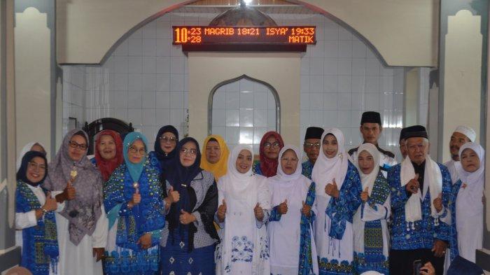 Ketua BKMT Agam Resmi, Kukuhkan Pengurus Permata Tigo