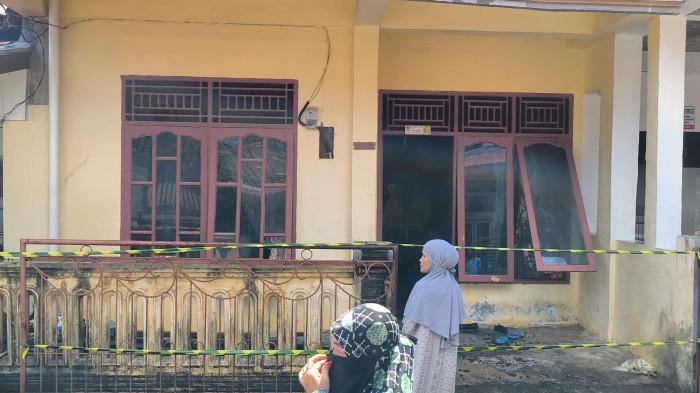 KEBAKARAN RUMAH- Penampakan sisa kebakaran di Kelurahan Tarantang, Kecamatan Lubuk Kilangan, Kota Padang, Selasa (26/5/2026). Ketua RT 04 Tarantang, Syamsuarti sebut kebakaran terjadi sekitar pukul 09.34 WIB, api berasal dari rumah tetangganya.