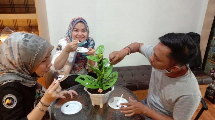 Bunga Janda Bolong di Padang Ini Bisa Dimakan, Rasanya Enak, Harganya Rp 500 Ribu