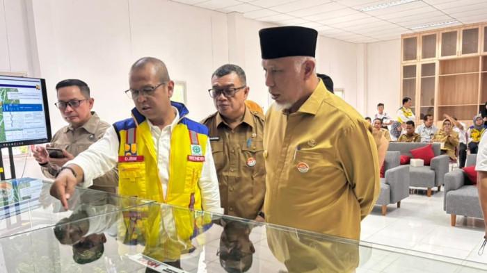 Gubernur Mahyeldi Tinjau Lokasi Fly Over Sitinjau Lauik Bersama Deputi Kemenko Infraswil