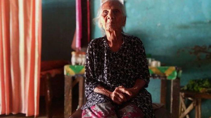 Mbah Siah Sempat Takut Saat Diambil Sidik Jari untuk KTP, Tangan Saya Dipegang Tak Kira Mau Diborgol