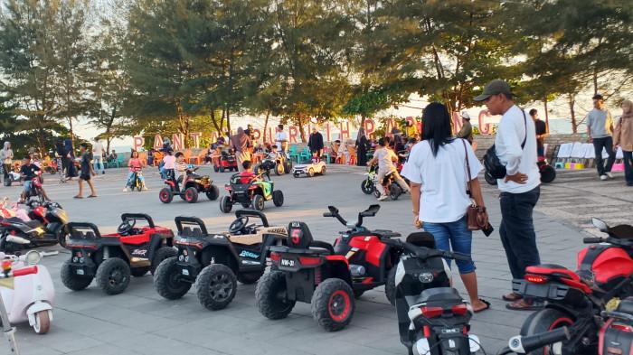 mobil-mobilan di pantai padang 31/5/2026