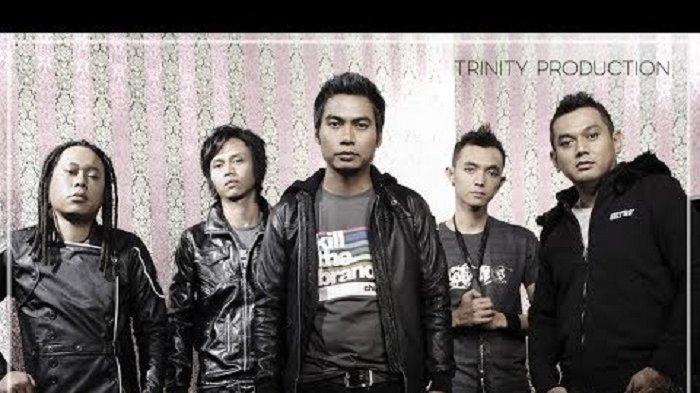 Chord Kunci Gitar & Lirik Lagu Bila Kau Jatuh Cinta - Naff, Cinta adalah Karunia Sang Pencipta