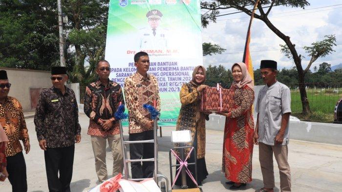 Pemko Payakumbuh Serahkan, Bantuan Sarana Pendukung Operasional PPK dan Sertifikat PSAT-PDUK