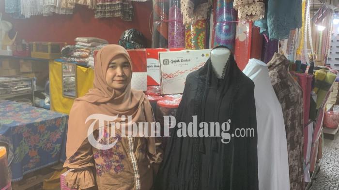pedagang rani di pasar raya padang 24/2/2026