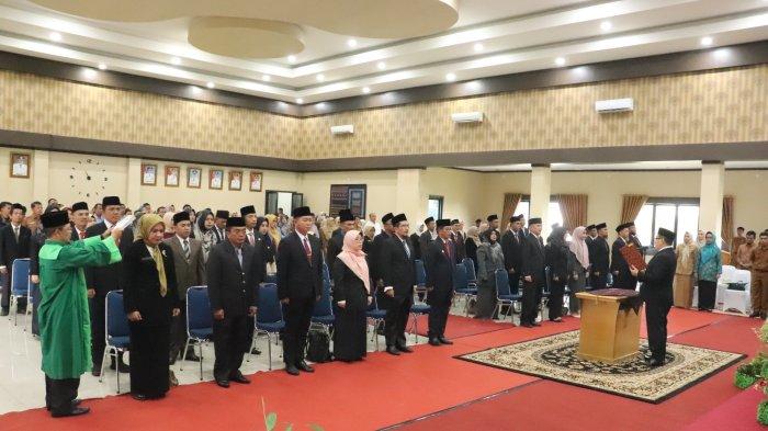 Pj Walikota Lantik Direktur Umum Perumda Air Minum Tirta Sago Serta Pejabat Fungsional Lainnya