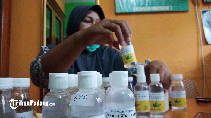 Gegara Sulit Temukan Hand Sanitizer, Walhi Sumbar Inisiatif Racik Sendiri Hanya Butuh Waktu 5 Menit
