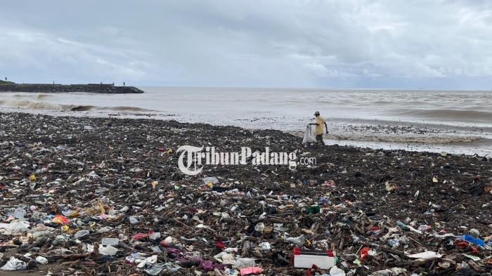 sampah di muaro lasak padang 2 24/11/2025