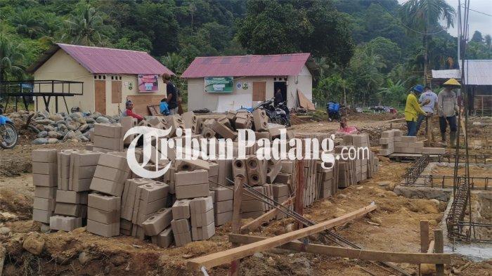 PEMBANGUNAN HUNTAP- Penampakan proses pembangunan hunian tetap (huntap) di Kelurahan Kapalo Koto, Kecamatan Pauh, Kota Padang, Rabu (11/2/2026).