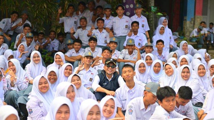 Amanat Upacara Bendera di SMAN 3 Padang, Miko Kamal Beri Pujian, Atas Misi Sekolah