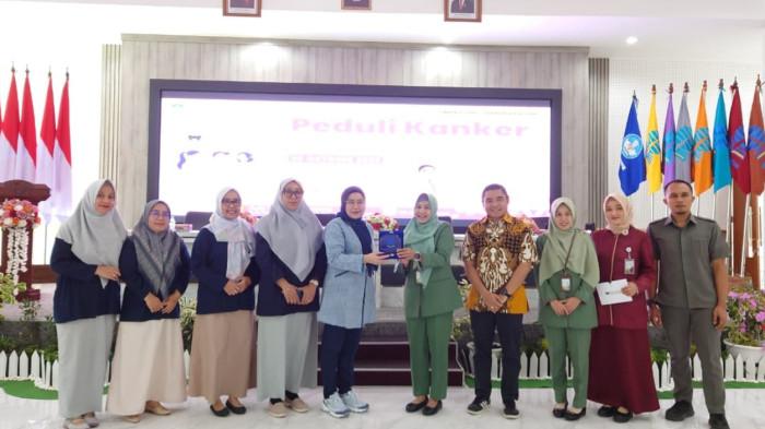 UT Padang dan RSI Siti Rahmah Gelar Penyuluhan Peduli Kanker Payudara