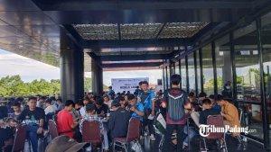41-Tim-Antusias-Bertanding-pada-Tribun-E-Sport-Tournament-Mobile-Legend.jpg