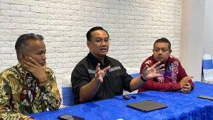 Anggota-Ombudsman-RI-Yeka-Hendra-Fatika-ditengah-Rabu-1482024.jpg