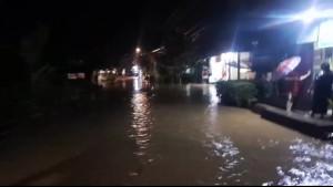 BANJIR-Kondisi-banjir-yang-terjadi-di-kawasan-Kecamatan-Bungus-Teluk-Kabung.jpg