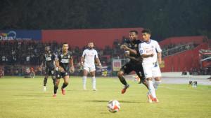 BRI-SUPER-LEAGUE-Pemain-Semen-Padang-FC-Cornelius-Ss3112025.jpg