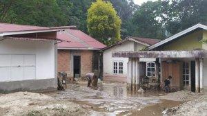 Banjir-bandang-kembali-terjadi-di-kawasan-aliran-sungai-Ngarai-Sianok.jpg