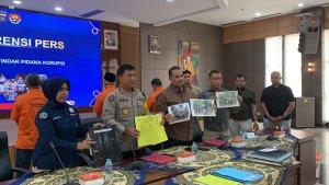 Barang-bukti-yang-diamankan-oleh-Polda-Sumbar-terkait-kasus-tindak-pidan.jpg